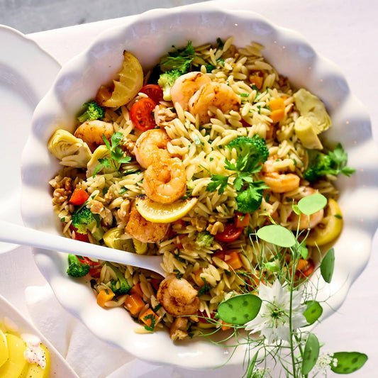 Orzo-Salat mit feinen Garnelen
