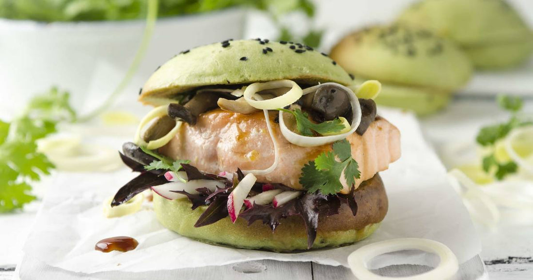 Lachs-Burger mit Pilzen und Asia-BBQ-Sauce