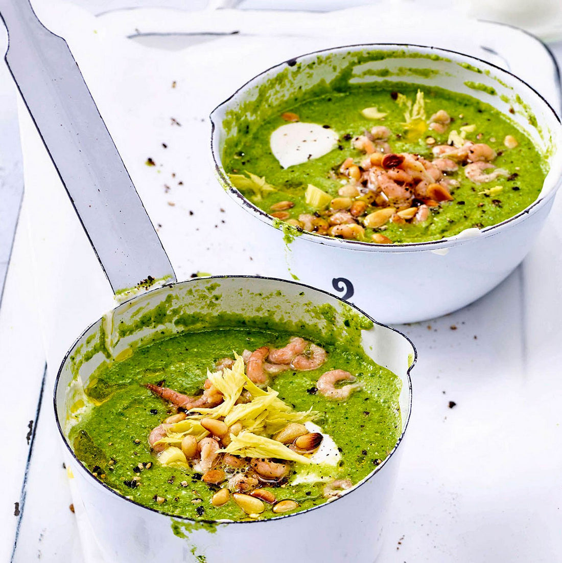 Grüne Gazpacho mit Krabben