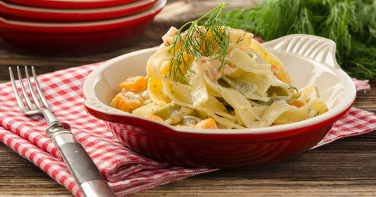 Bandnester mit geräuchertem Lachs, Kürbis und Grünem Veltliner