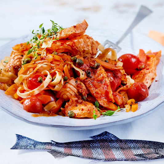 Tagliatelle al Salmone mit sizilianischem Sugo
