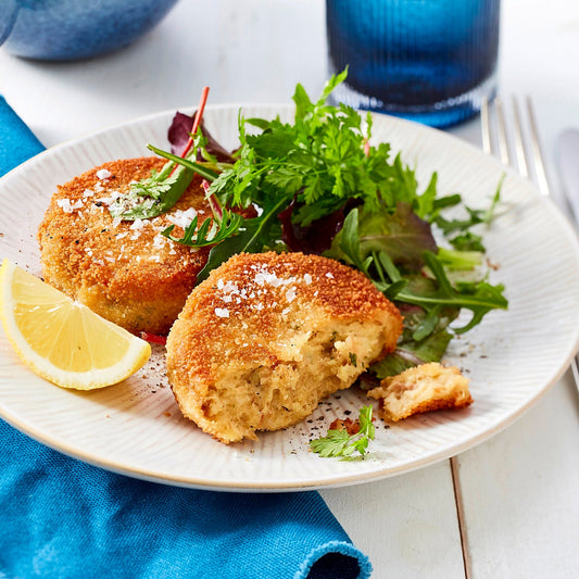Tuna-Frikadelle, außen knusprig, innen cheesy