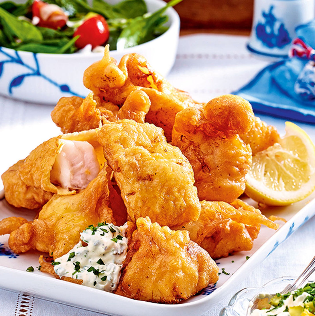 Backfisch mit Remoulade und Salat