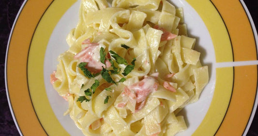 Tagliatelle mit Lachs-Rahm-Sauce