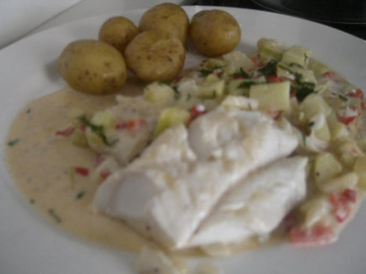 Kabeljau-Filet auf Gurkengemüse -