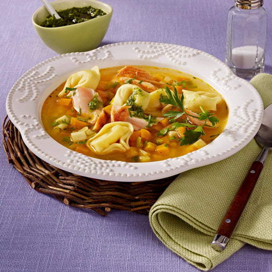 Tortellini-Suppe mit Lachs