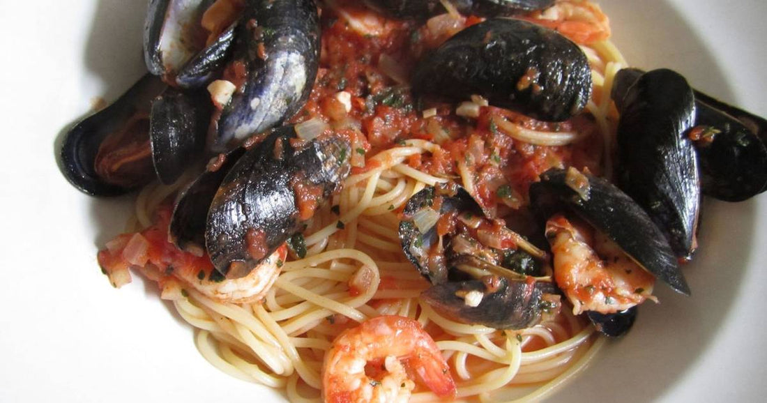 Spaghetti mit Muscheln und Garnelen