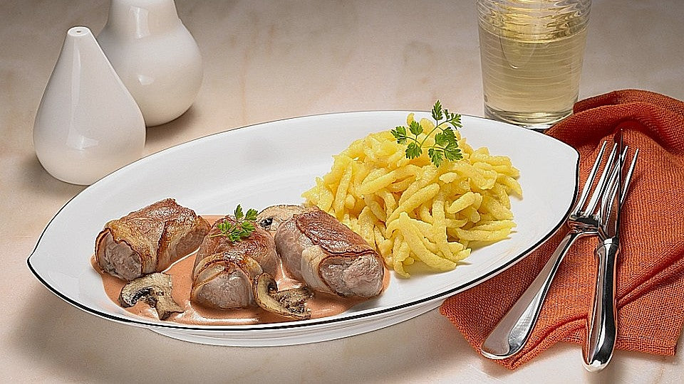 Filet im Speckmantel mit Spätzle von Henglein
