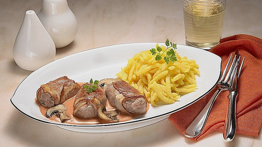 Filet im Speckmantel mit Spätzle von Henglein