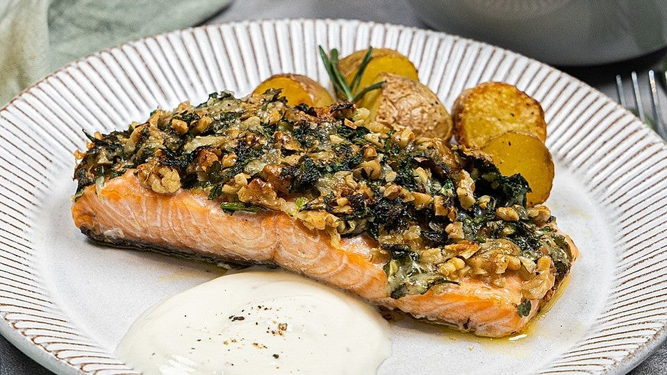 Lachs mit Hartkäse-Kräuter-Walnuss-Kruste