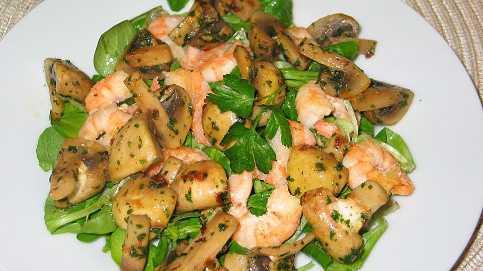 Knoblauch-Garnelen mit Kräuterchampignons auf Feldsalat von stupsibu