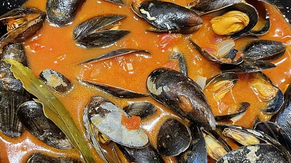 Miesmuscheln in pikanter Tomaten-Weißweinsauce von Cocinero1976