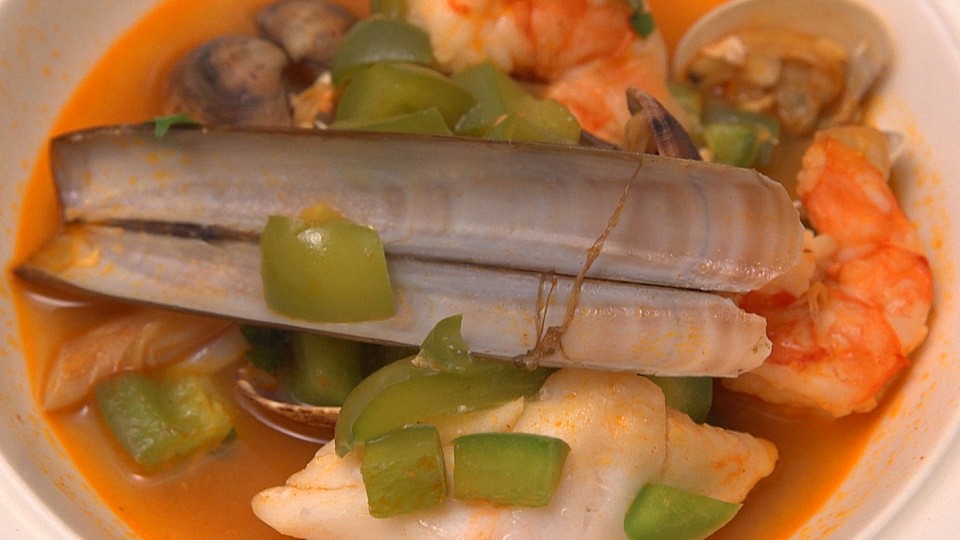 Caldeirada de Peixe - Portugiesische Fischsuppe - Fischeintopf mit Baguette von DasperfekteDinner