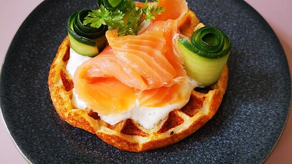 Kartoffelwaffeln mit Krabben oder Lachs von monhe