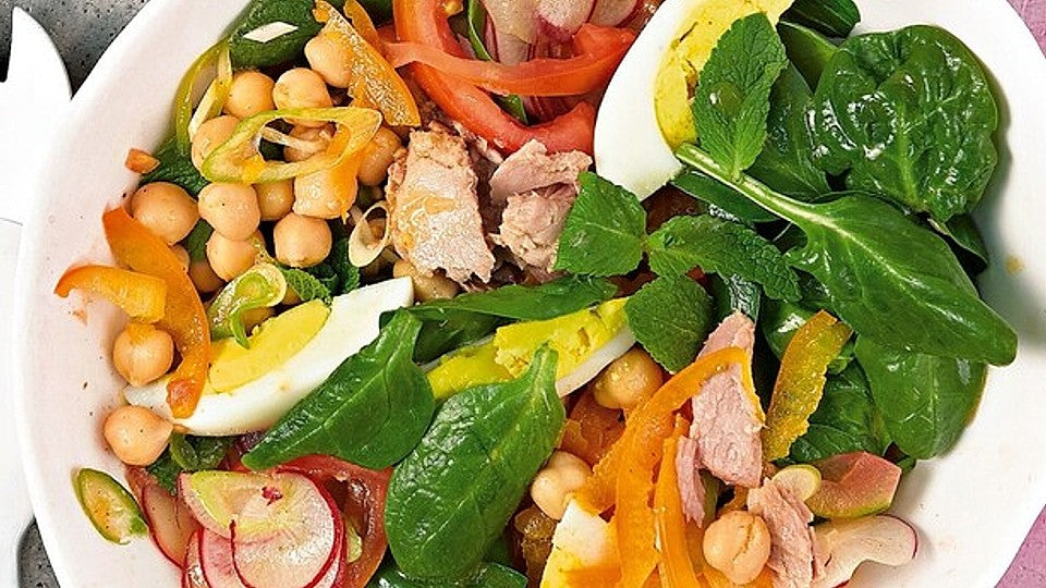 Spinat-Minze-Salat mit Kichererbsen und Thunfisch von BRIGITTEMagazin