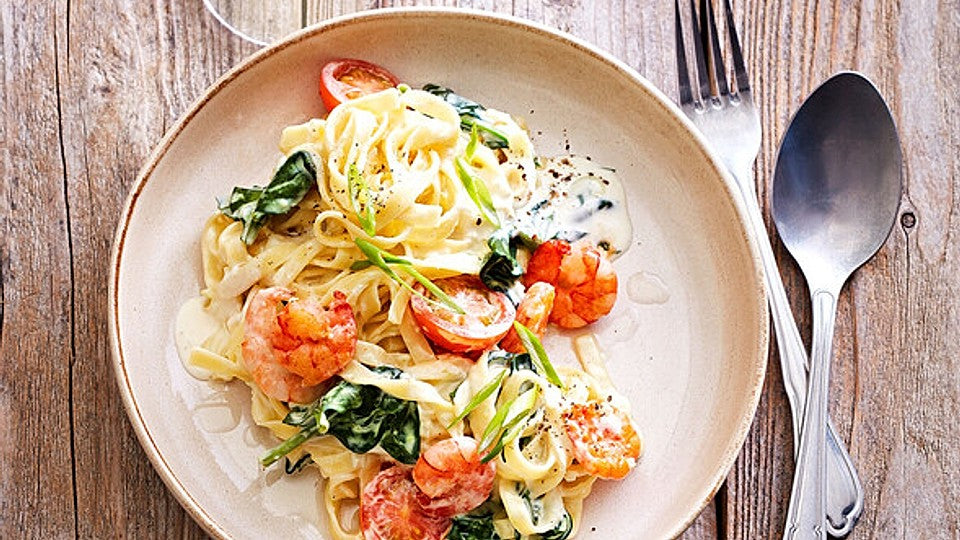 Garnelen-Nudeln mit Spinat & Wasabi-Soße von BRIGITTEMagazin