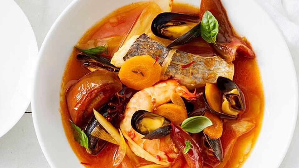 Tomaten-Fisch-Suppe mit Limette von essenundtrinken