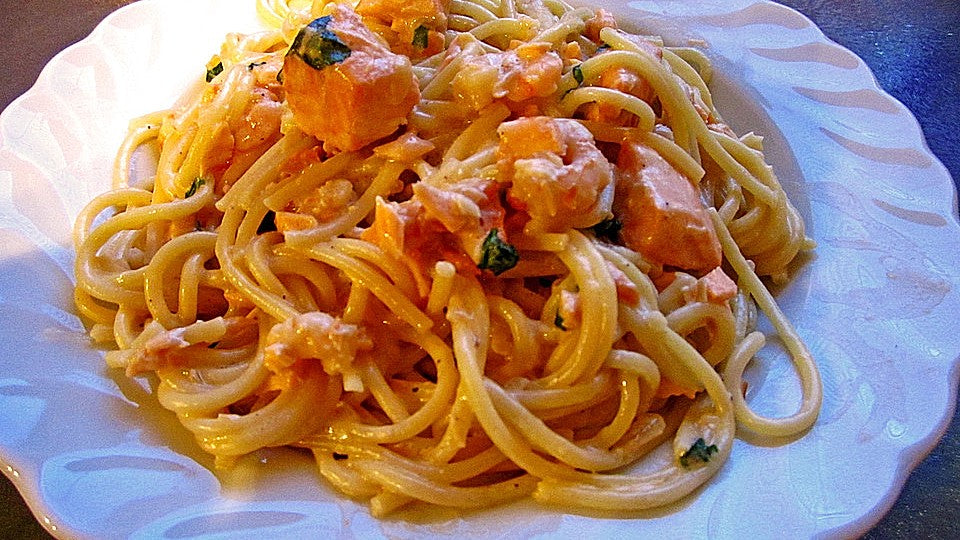Spaghetti mit Lachs und Krabben in Kokoscremesauce von jtv
