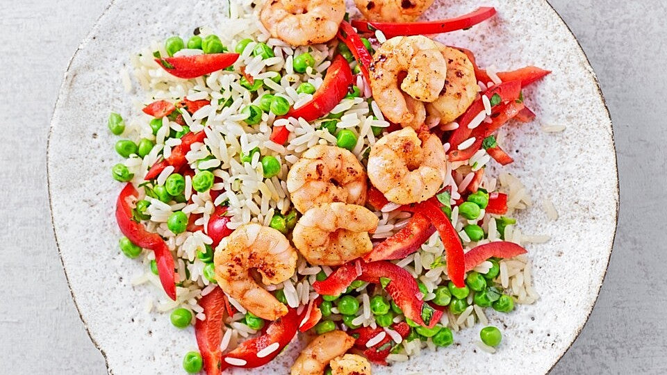 Reissalat mit Garnelen von fuerjedentag