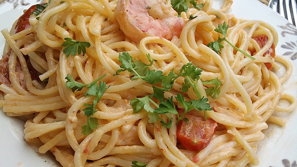 Spagetti mit Garnelen-Sahnesoße mit Cocktailtomaten von Antonella1025