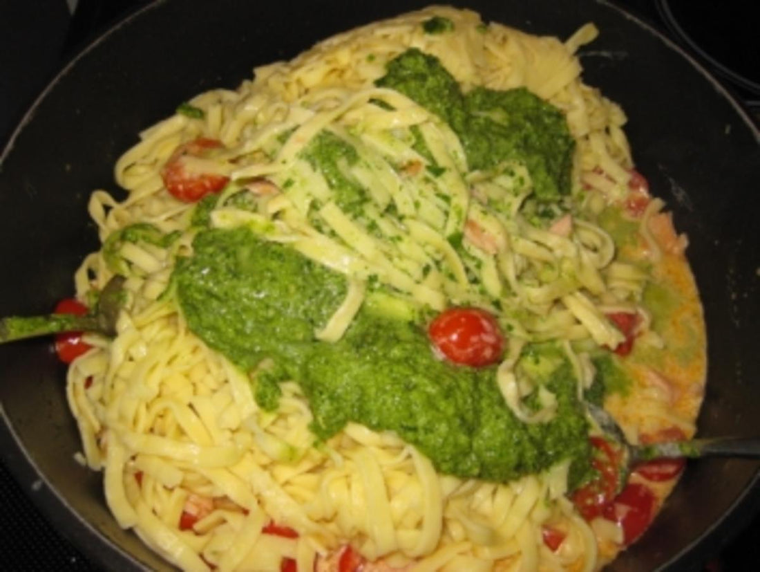 Pasta mit Räucherlachs Zitronenpesto