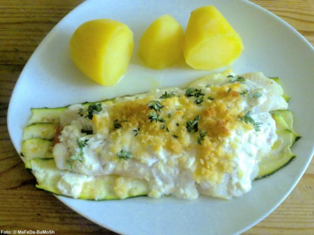 Fischfilet auf Joghurt Feta Gemüse