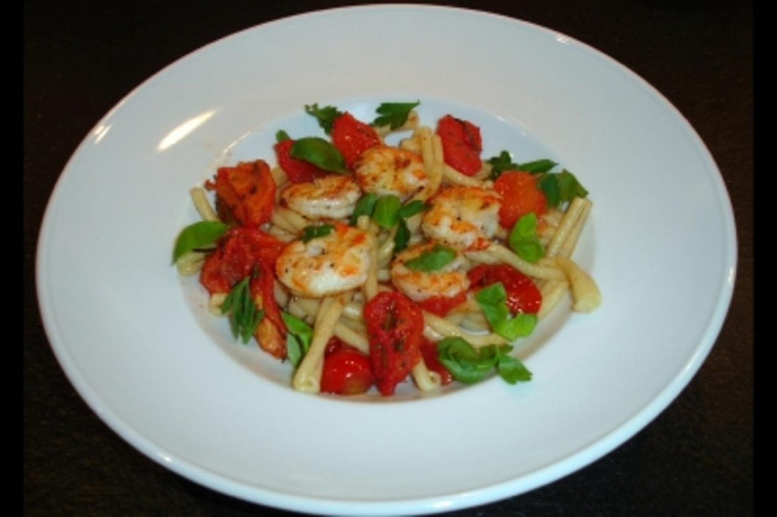 Pasta mit Garnelen und zweierlei Tomaten -