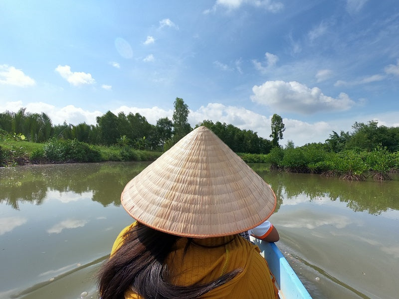 Teichanlage einer Kleinbauern-Farm im Mangrovengebiet von Cà Mau im Mekong-Delta