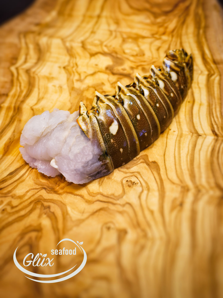 Karibischer Langustenschwanz – halbiert in Schale - Premium-Qualität